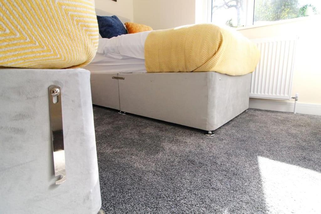 Modern 3 Bed, Contractors Welcome, Bradford 布雷得佛 外观 照片