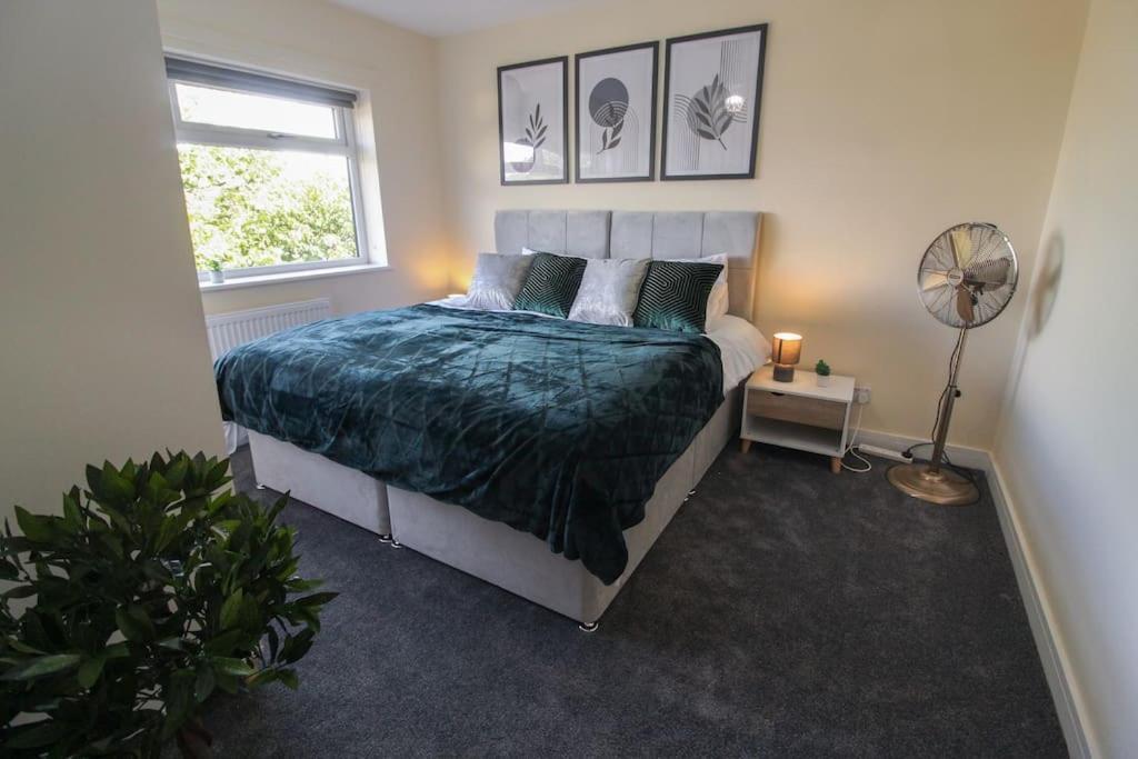 Modern 3 Bed, Contractors Welcome, Bradford 布雷得佛 外观 照片
