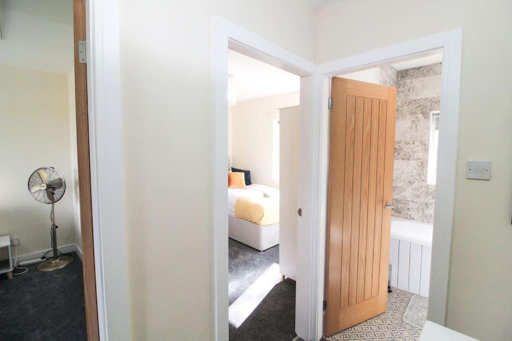 Modern 3 Bed, Contractors Welcome, Bradford 布雷得佛 外观 照片