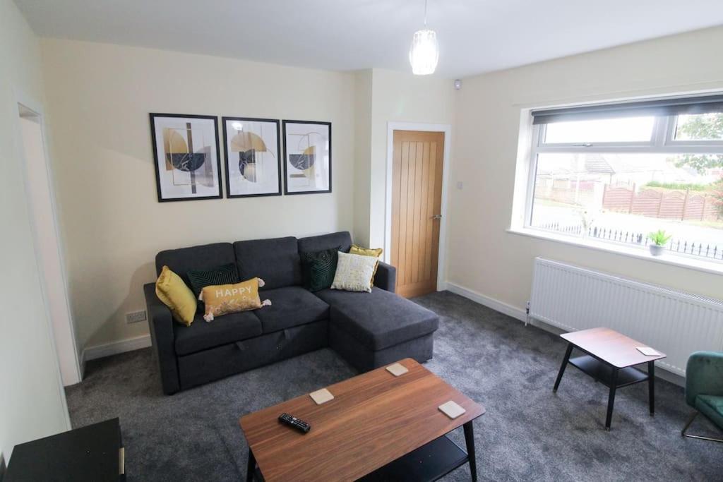 Modern 3 Bed, Contractors Welcome, Bradford 布雷得佛 外观 照片