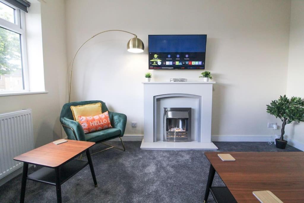 Modern 3 Bed, Contractors Welcome, Bradford 布雷得佛 外观 照片