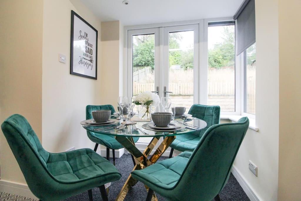 Modern 3 Bed, Contractors Welcome, Bradford 布雷得佛 外观 照片